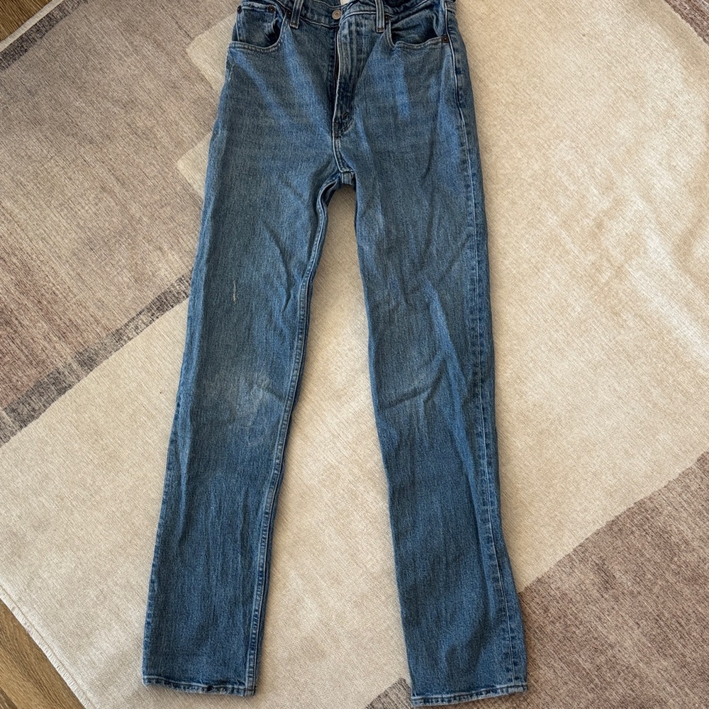 Abercrombie & Fitch The 90’s Straight Ultra High Rise